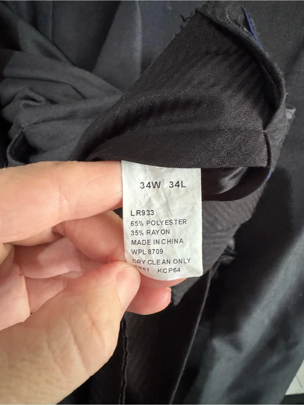 Kenneth Cole Reaction Men's Gray Two-Piece Suit:Blazer 40L & Pants 34W/34L